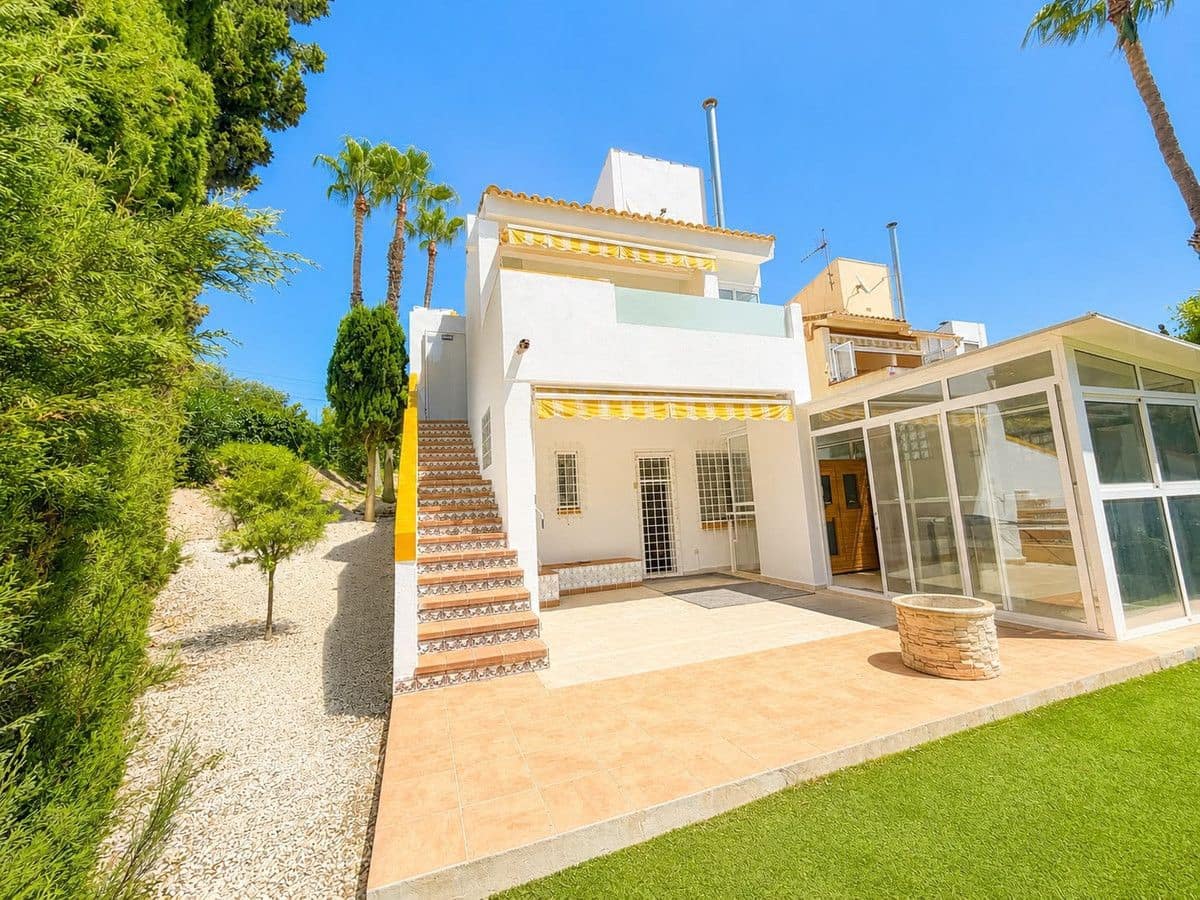 3 sypialnia Willa na sprzedaż w Orihuela Costa z basenem - 529 995 € (Ref: 10028400)