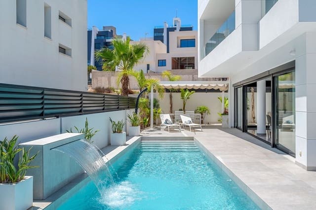 Chalet de 4 habitaciones en Los Secanos, Guardamar del Segura en venta - 1.250.000 € (Ref: 10028401)