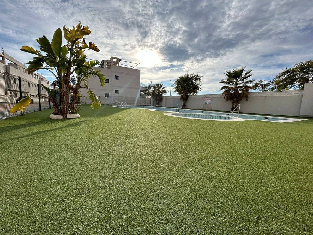 2 bedroom Apartment for sale in Pilar de la Horadada - € 290,000 (Ref: 10028404)