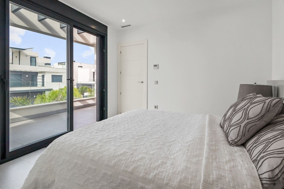 4 quarto Moradia para venda em Algorfa com piscina - 565 900 € (Ref: 10028408)