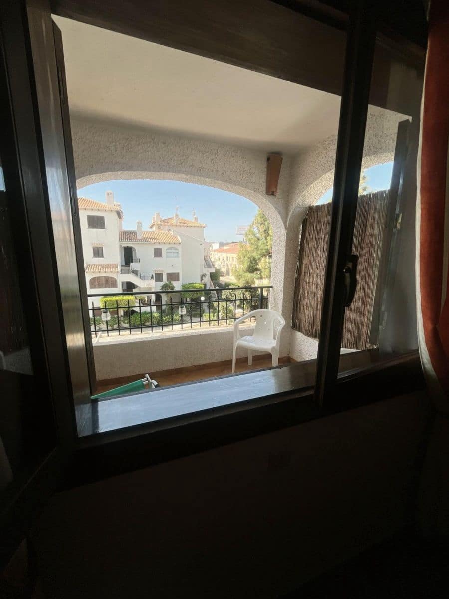 Apartamento de 2 habitaciones en Cabo Roig en venta - 205.000 € (Ref: 10028409)