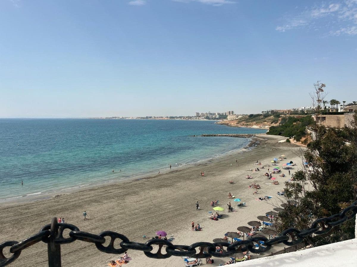 Apartamento de 2 habitaciones en Cabo Roig en venta - 205.000 € (Ref: 10028409)