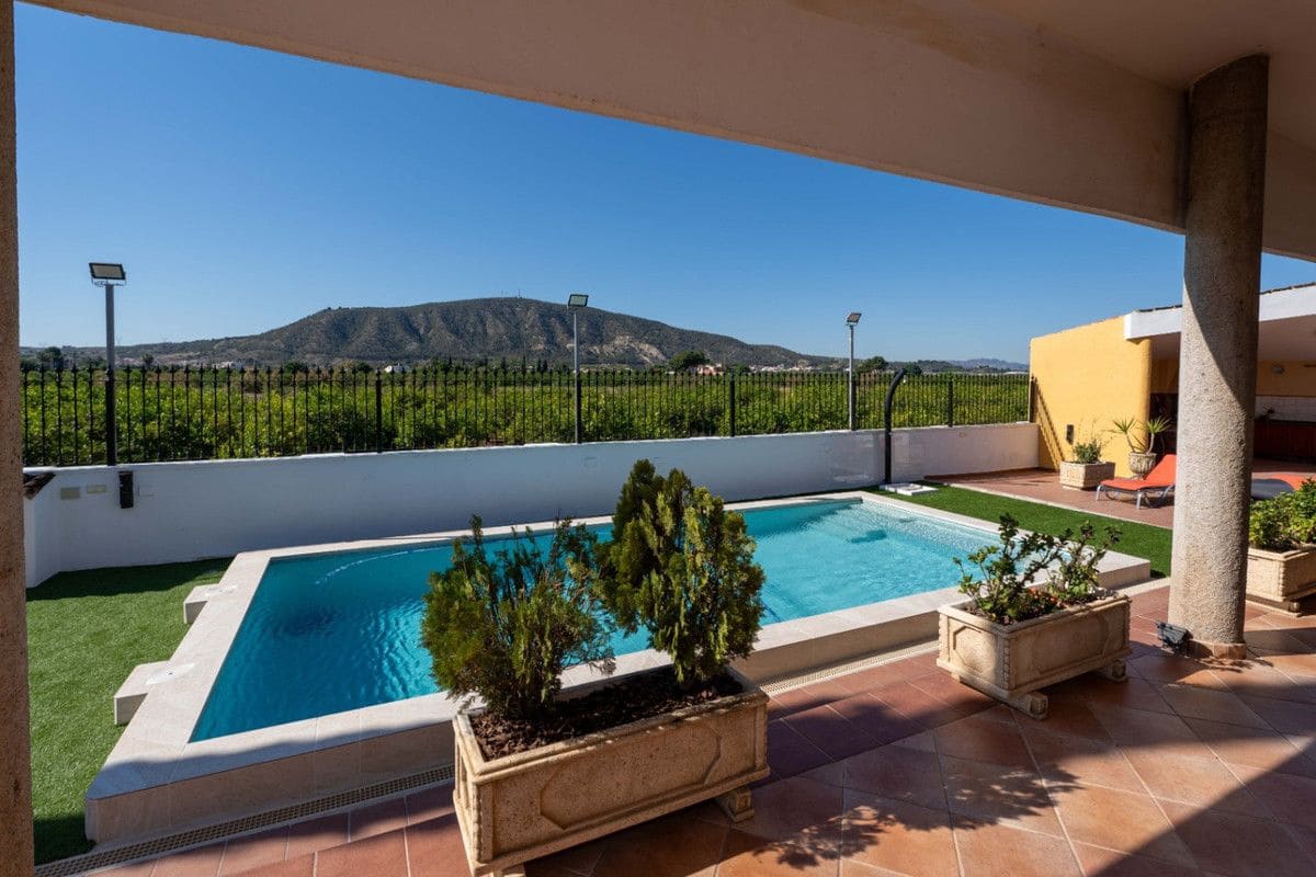 5 Zimmer Villa zu verkaufen in Orihuela - 675.000 € (Ref: 10028412)