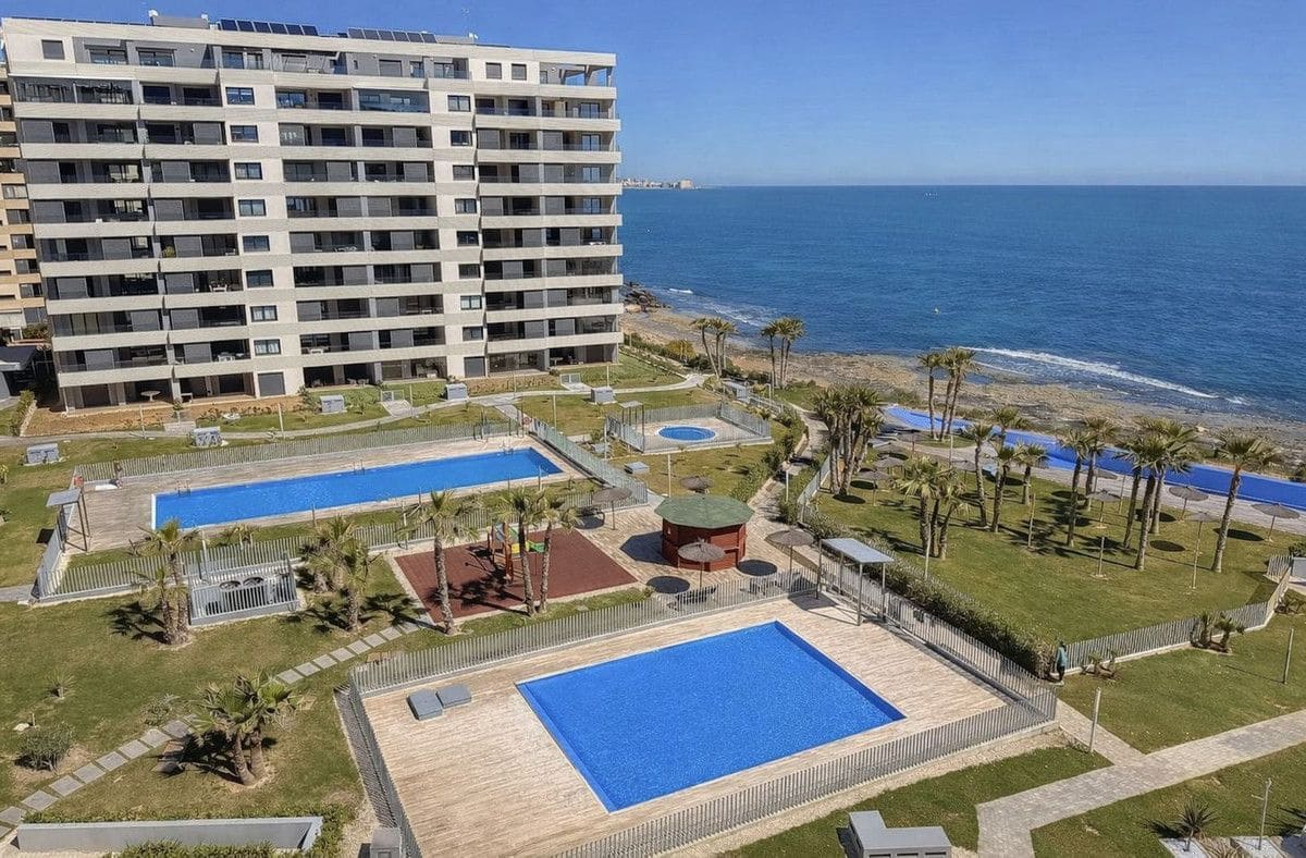 2 soveværelse Lejlighed til salg i Orihuela Costa med swimmingpool - € 489.000 (Ref: 10028414)