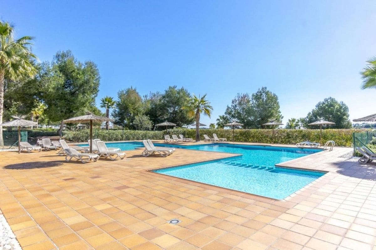 Apartamento de 2 habitaciones en Orihuela en venta con piscina - 275.000 € (Ref: 10028416)