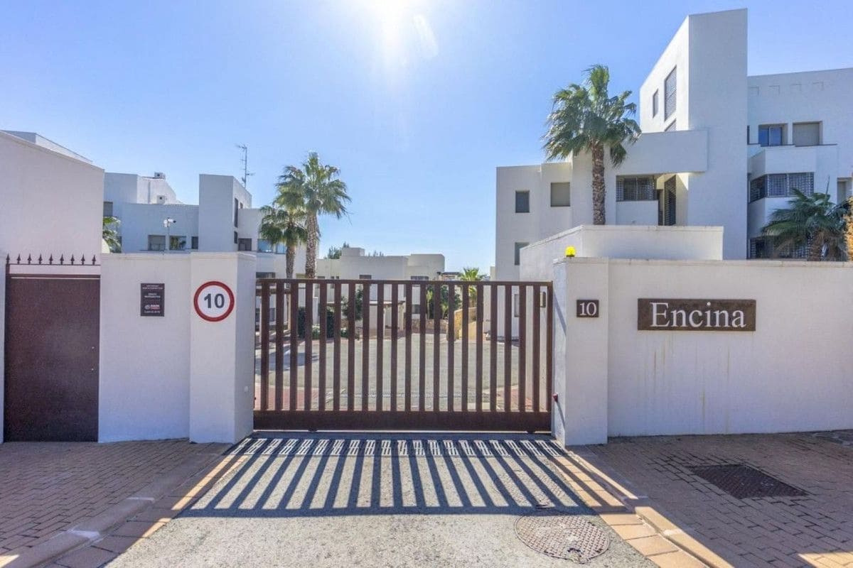 Apartamento de 2 habitaciones en Orihuela en venta con piscina - 275.000 € (Ref: 10028416)