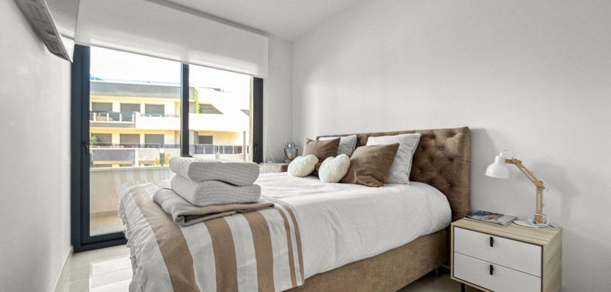 3 slaapkamer Appartement te koop in La Zenia met zwembad - € 450.000 (Ref: 10028422)