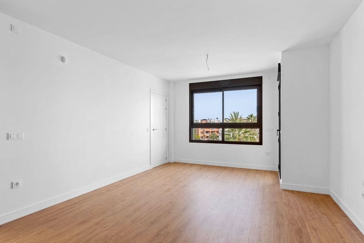 2 bedroom Apartment for sale in Orihuela Costa - € 339,000 (Ref: 10028434)