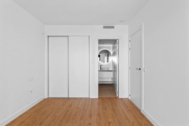 2 bedroom Apartment for sale in Villamartín - Las Filipinas, Orihuela - € 339,000 (Ref: 10028434)