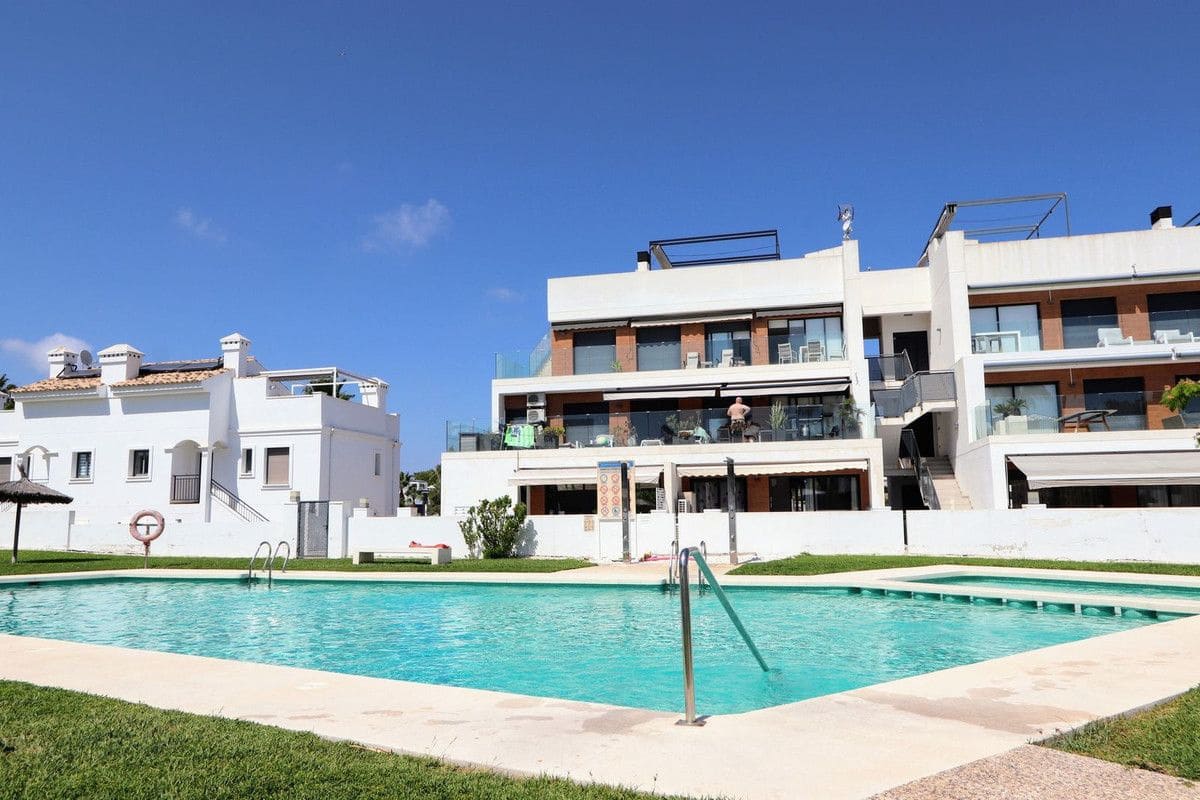 2 Zimmer Apartment zu verkaufen in Orihuela Costa mit Pool - 234.000 € (Ref: 10028439)