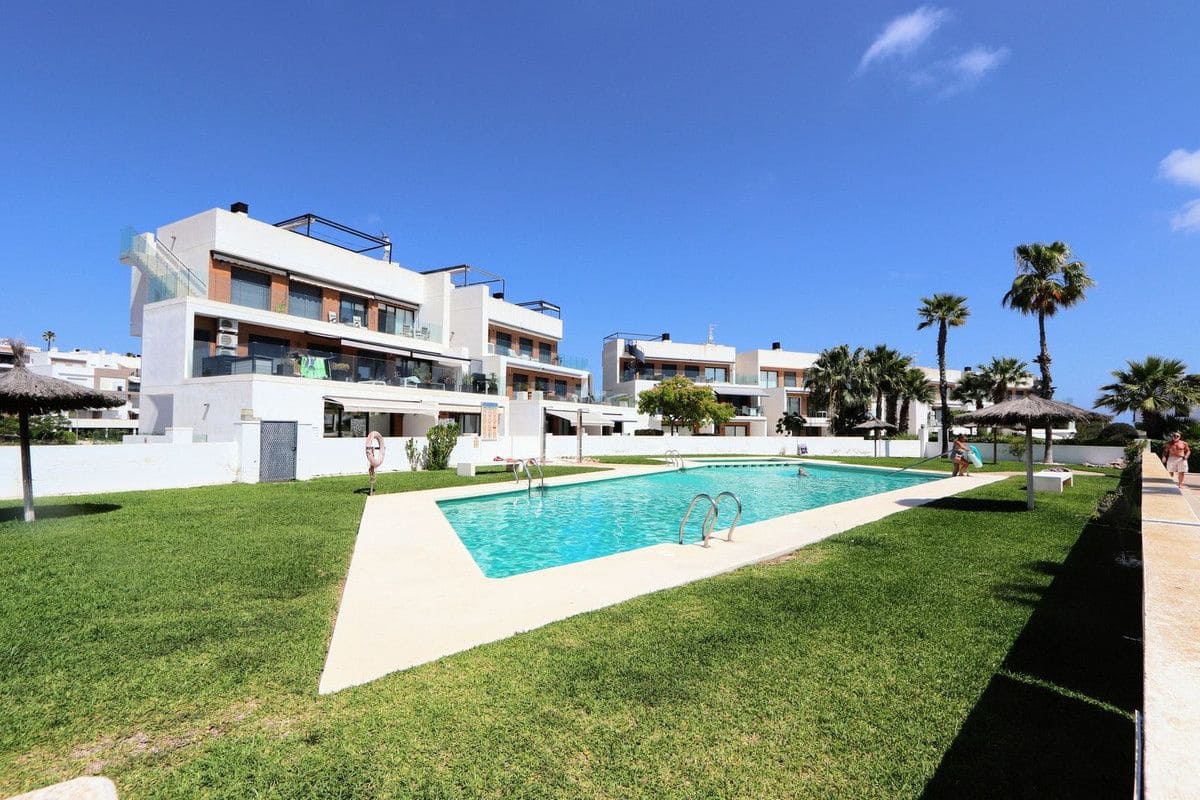 2 Zimmer Apartment zu verkaufen in Orihuela Costa mit Pool - 234.000 € (Ref: 10028439)