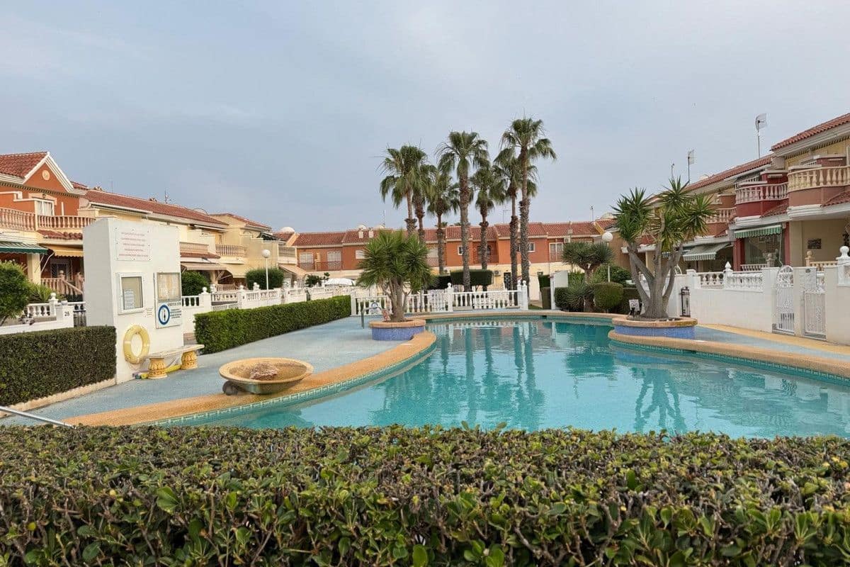 3 quarto Moradia em Banda para venda em Dona Pepa com piscina - 249 995 € (Ref: 10028444)