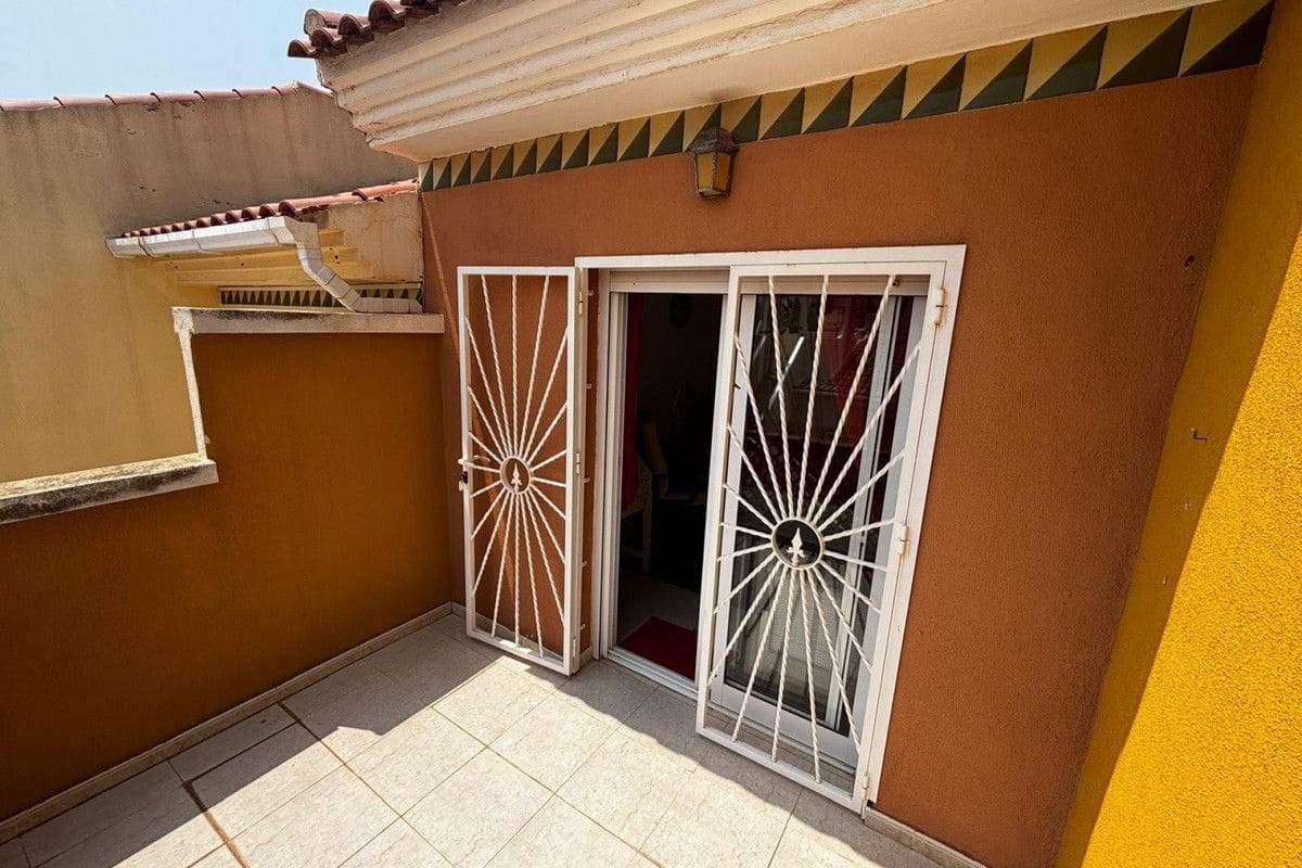 3 quarto Moradia em Banda para venda em Dona Pepa com piscina - 249 995 € (Ref: 10028444)