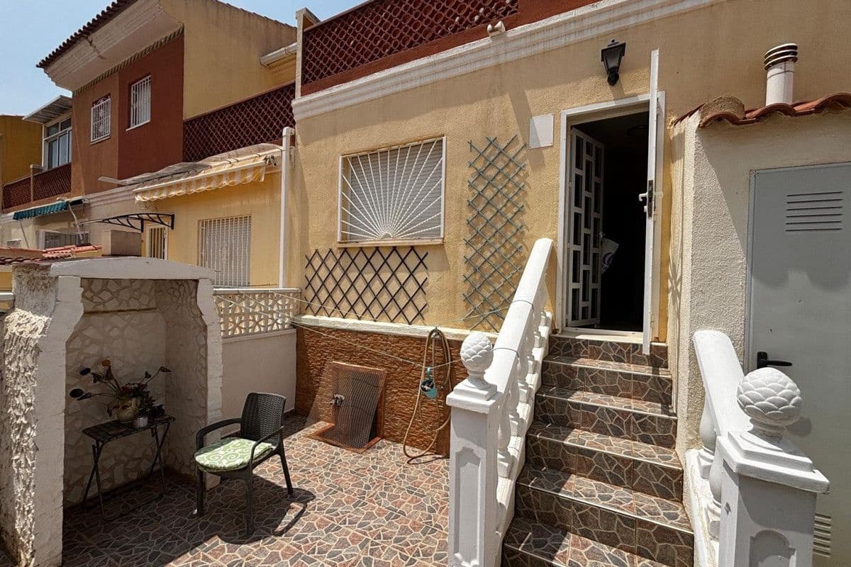 3 quarto Moradia em Banda para venda em Dona Pepa com piscina - 249 995 € (Ref: 10028444)