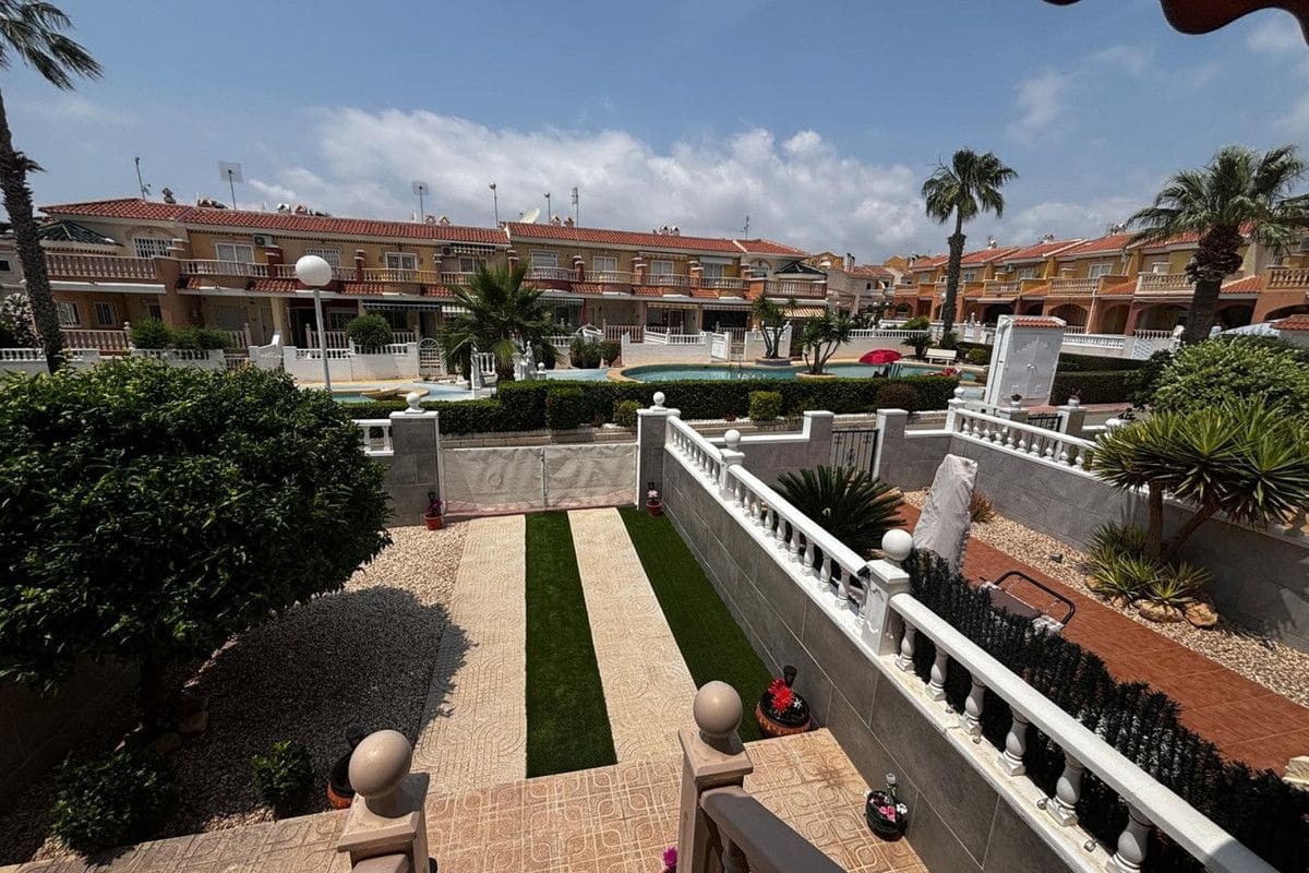 3 quarto Moradia em Banda para venda em Dona Pepa com piscina - 249 995 € (Ref: 10028444)