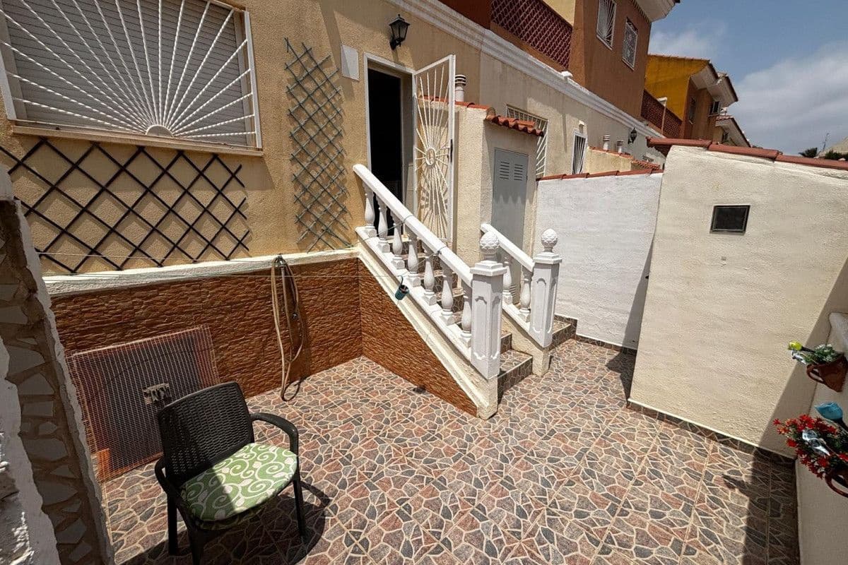 3 quarto Moradia em Banda para venda em Dona Pepa com piscina - 249 995 € (Ref: 10028444)