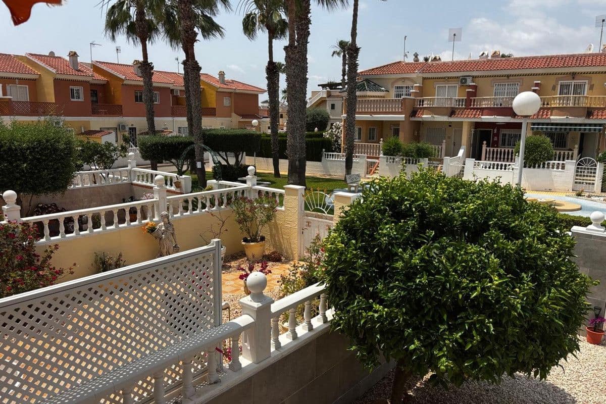 3 quarto Moradia em Banda para venda em Dona Pepa com piscina - 249 995 € (Ref: 10028444)