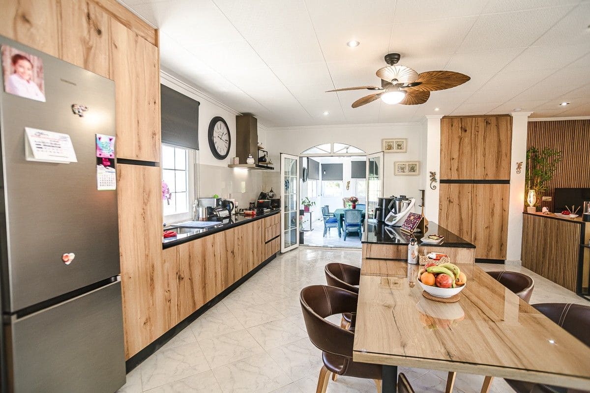3 quarto Moradia para venda em La Marina com piscina - 525 000 € (Ref: 10028448)