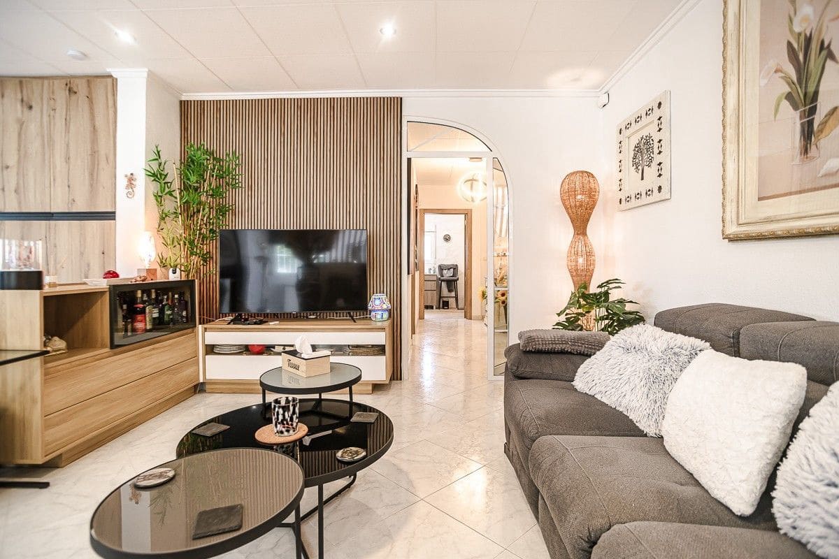 3 quarto Moradia para venda em La Marina com piscina - 525 000 € (Ref: 10028448)