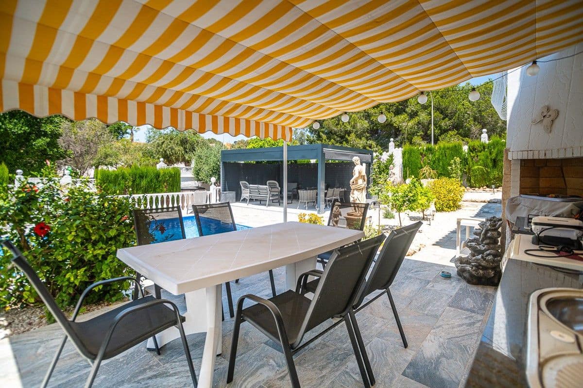 3 quarto Moradia para venda em La Marina com piscina - 525 000 € (Ref: 10028448)