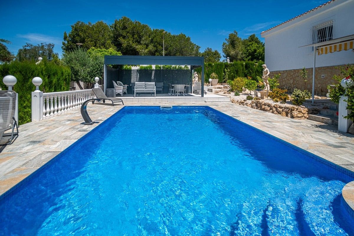 3 quarto Moradia para venda em La Marina com piscina - 525 000 € (Ref: 10028448)