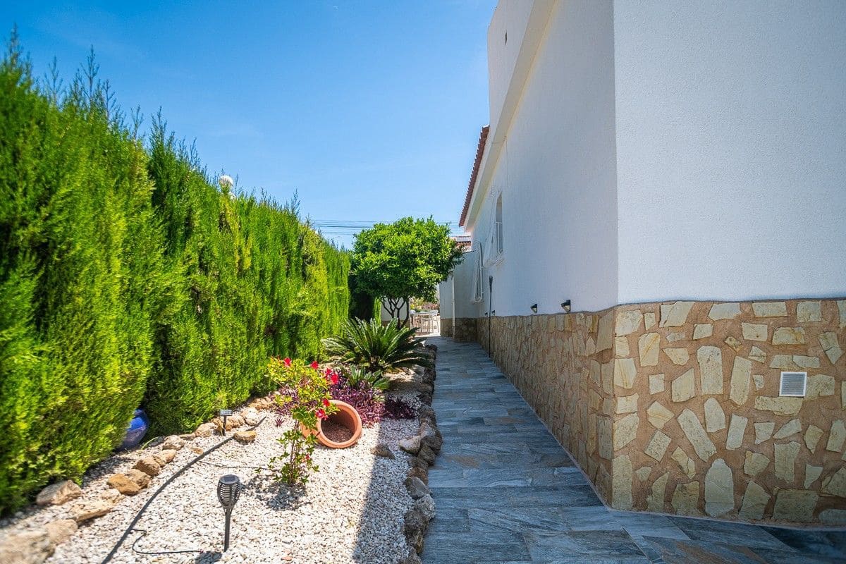 3 quarto Moradia para venda em La Marina com piscina - 525 000 € (Ref: 10028448)