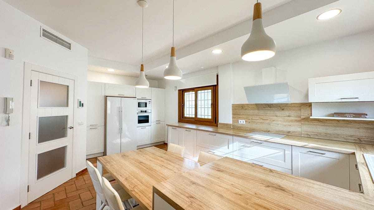 7 makuuhuone Huvila myytävänä paikassa Campoamor mukana uima-altaan - 1 290 000 € (Ref: 10028452)