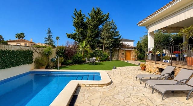 7 makuuhuone Huvila myytävänä paikassa Campoamor, Orihuela mukana uima-altaan - 1 290 000 € (Ref: 10028452)