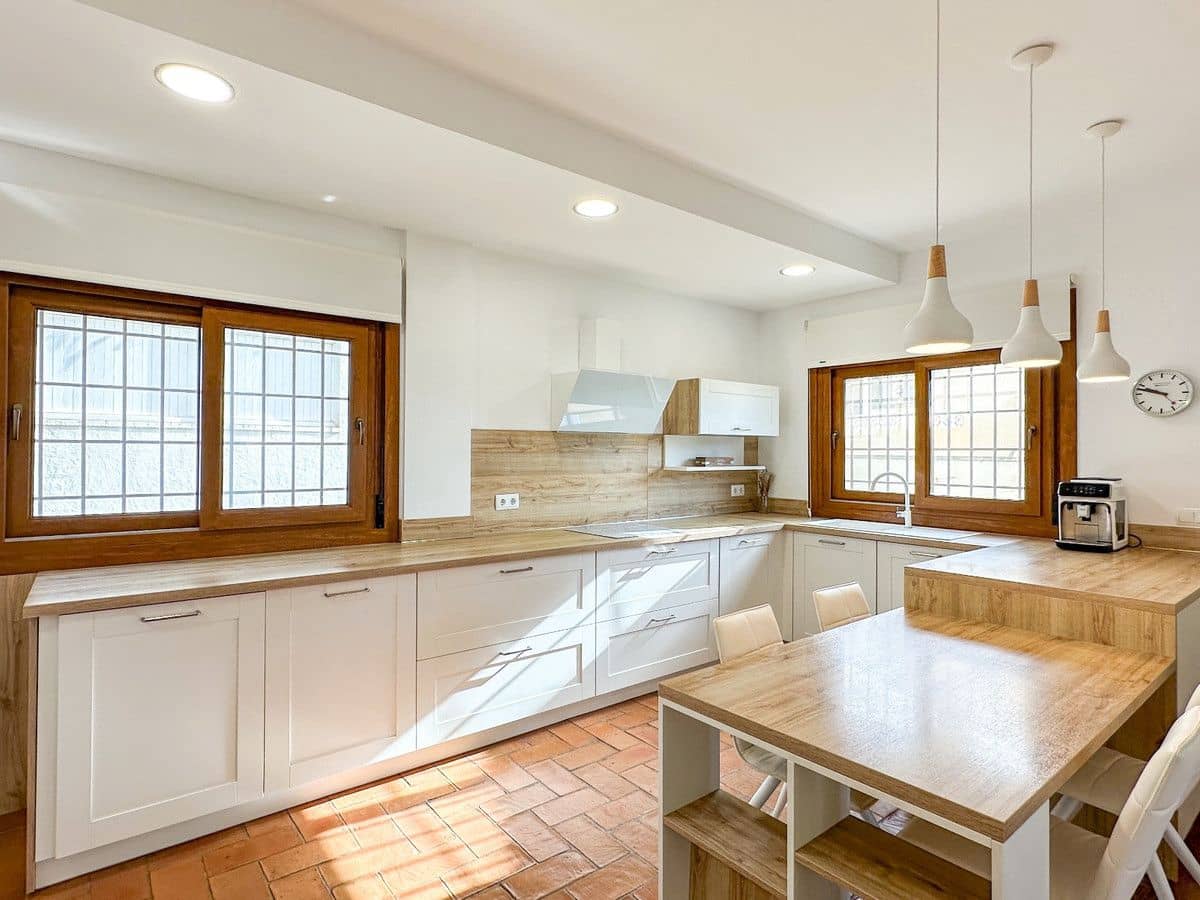 7 makuuhuone Huvila myytävänä paikassa Campoamor mukana uima-altaan - 1 290 000 € (Ref: 10028452)