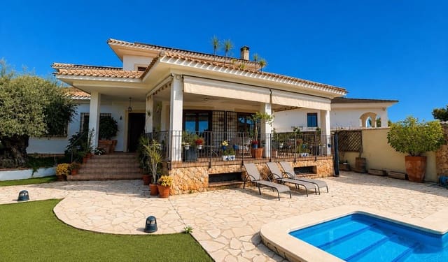 7 makuuhuone Huvila myytävänä paikassa Campoamor, Orihuela mukana uima-altaan - 1 290 000 € (Ref: 10028452)