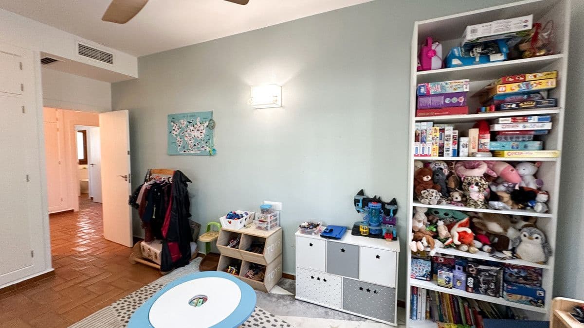 7 makuuhuone Huvila myytävänä paikassa Campoamor mukana uima-altaan - 1 290 000 € (Ref: 10028452)