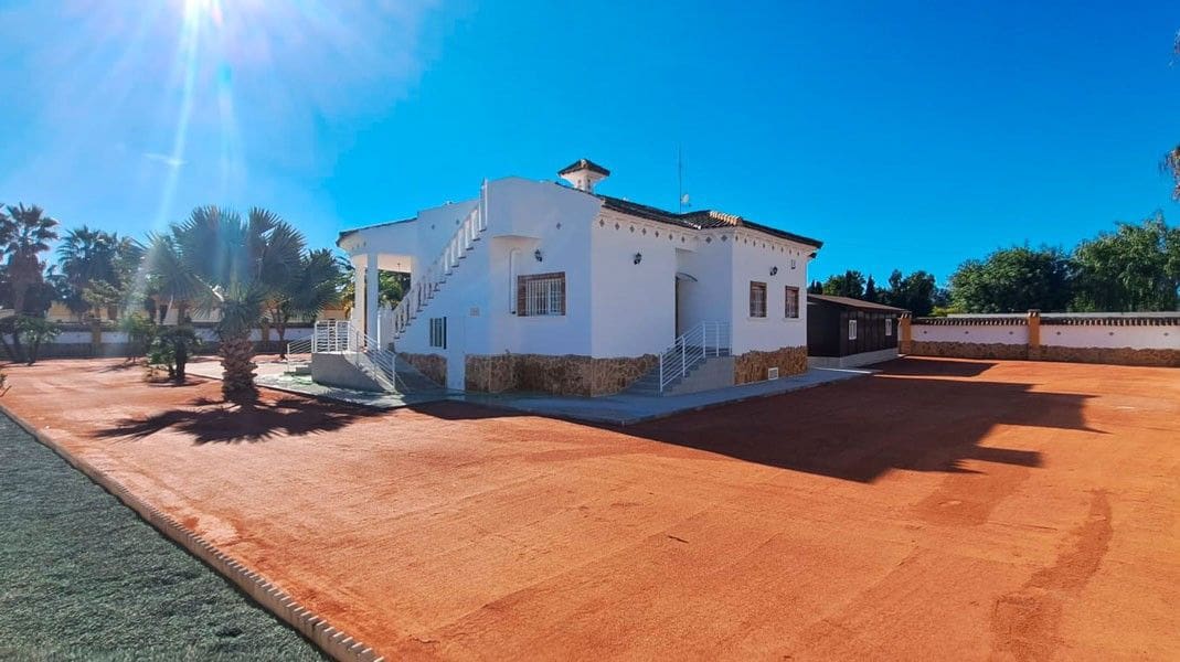 3 soveværelse Villa til salg i Catral - € 415.000 (Ref: 10028456)