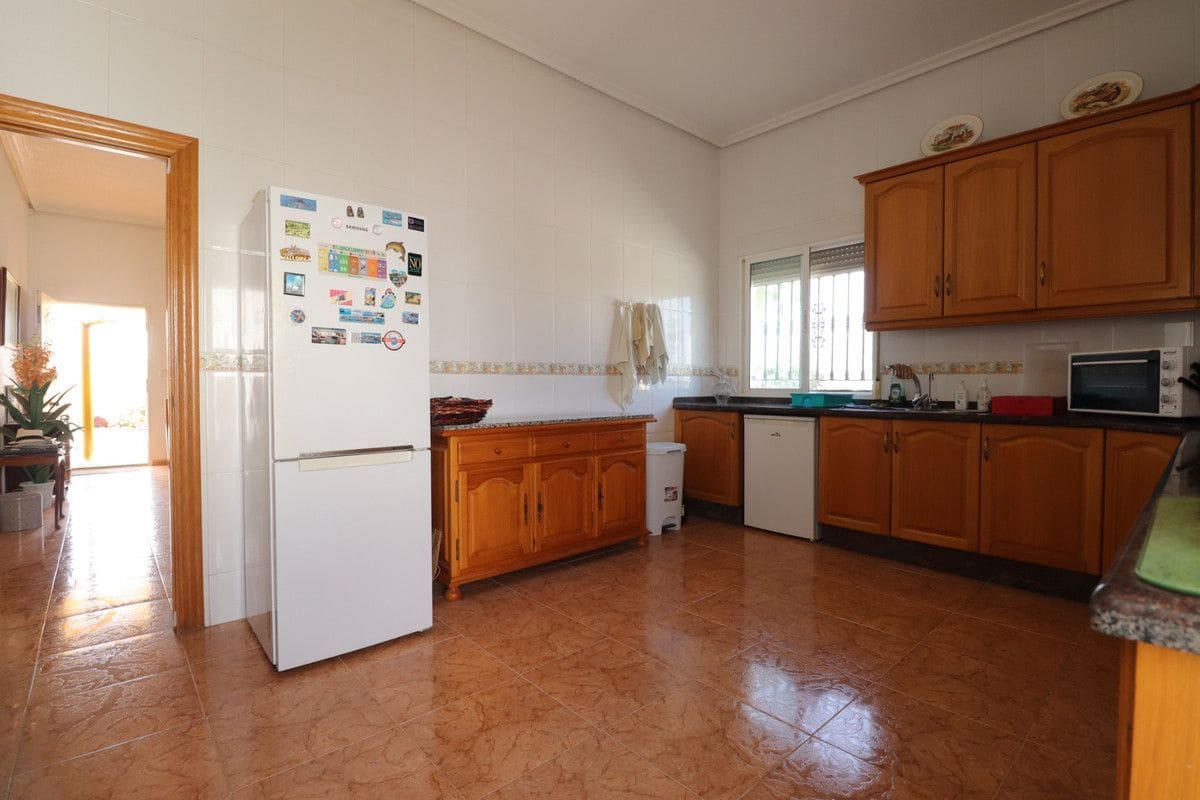 3 bedroom Villa for sale in Albatera with pool - € 325,000 (Ref: 10028458)