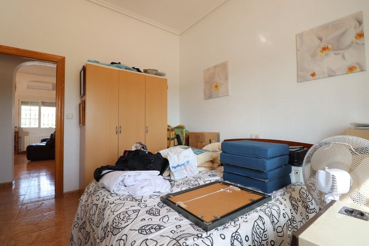 3 bedroom Villa for sale in Albatera with pool - € 325,000 (Ref: 10028458)
