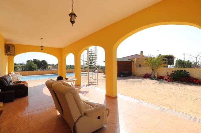3 soveværelse Villa til salg i Albatera med swimmingpool - € 325.000 (Ref: 10028458)
