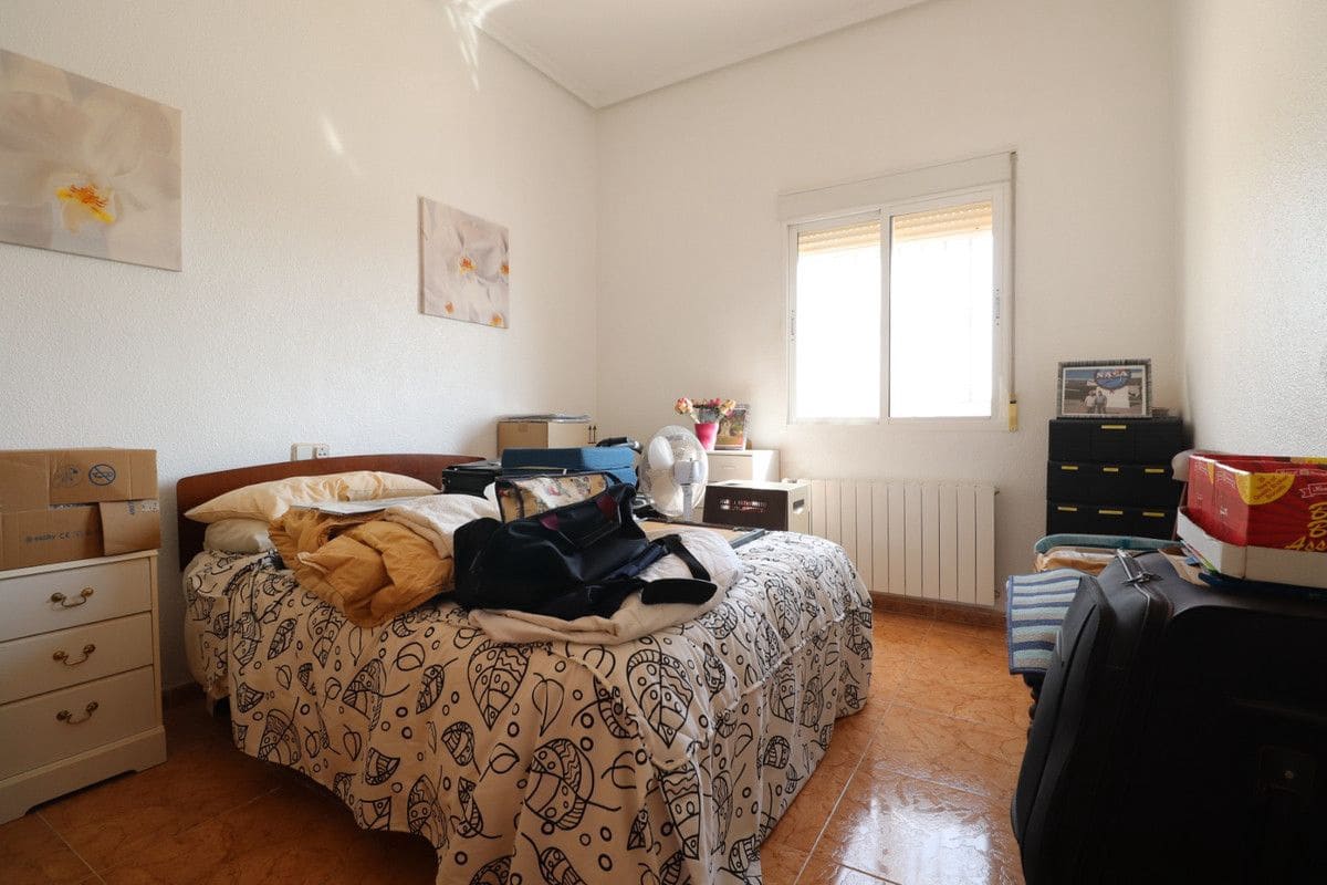 3 bedroom Villa for sale in Albatera with pool - € 325,000 (Ref: 10028458)