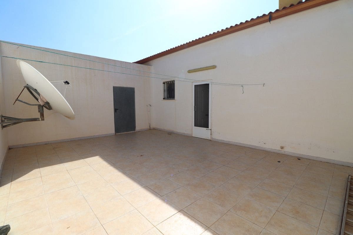 3 bedroom Villa for sale in Albatera with pool - € 325,000 (Ref: 10028458)