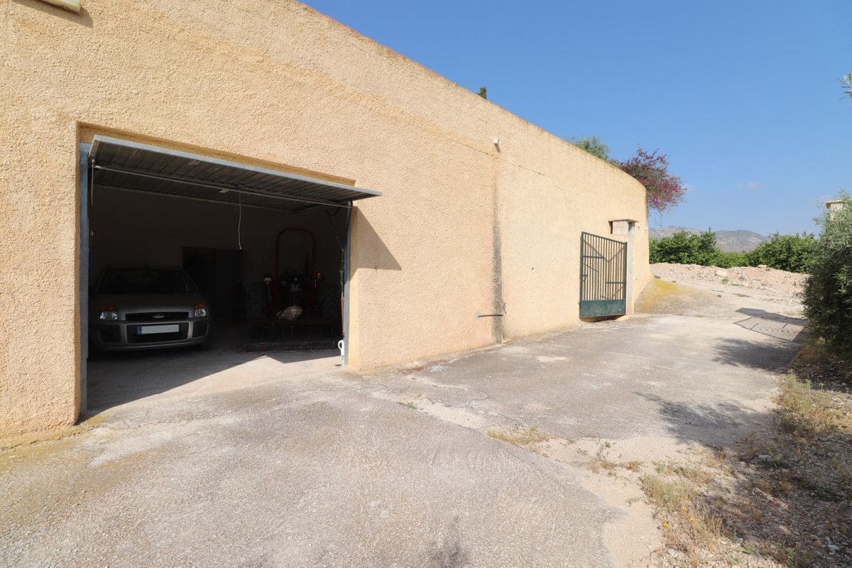 3 bedroom Villa for sale in Albatera with pool - € 325,000 (Ref: 10028458)