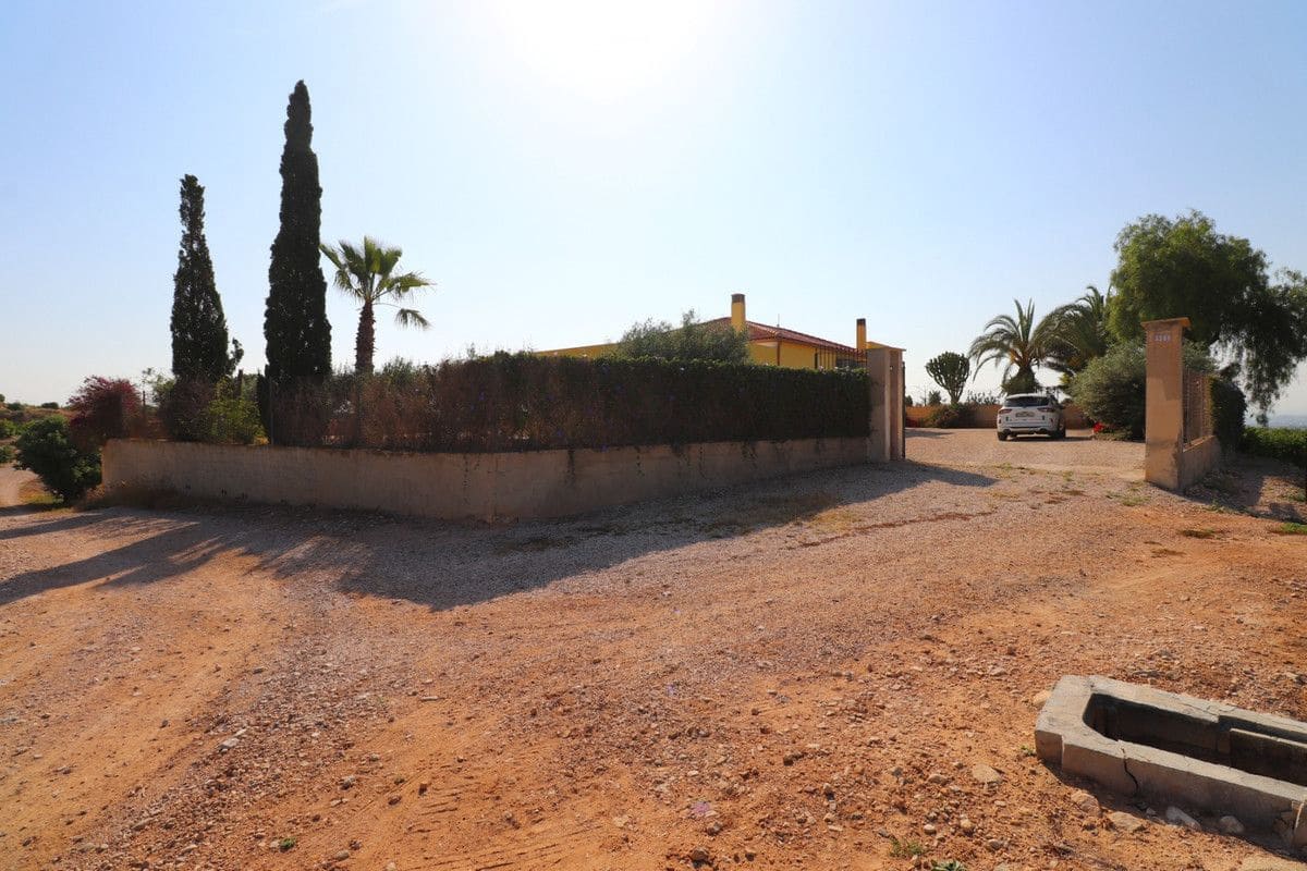 3 bedroom Villa for sale in Albatera with pool - € 325,000 (Ref: 10028458)