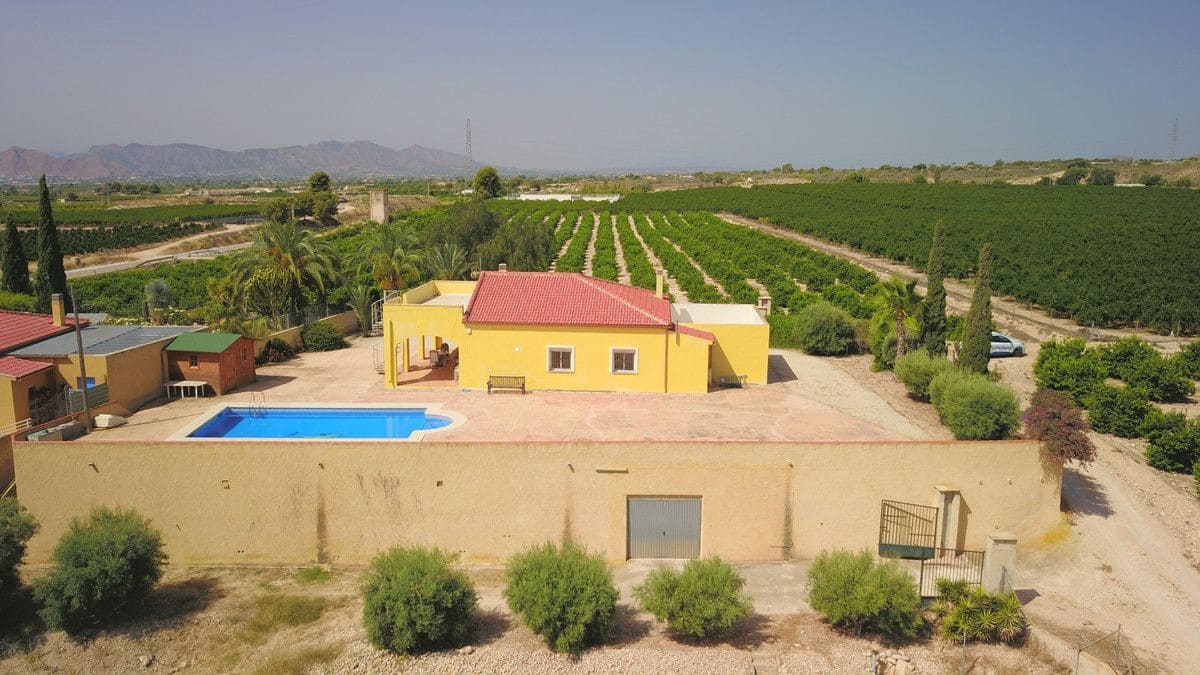 3 bedroom Villa for sale in Albatera with pool - € 325,000 (Ref: 10028458)