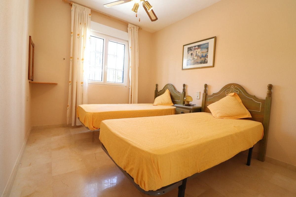 2 sypialnia Willa na sprzedaż w Orihuela Costa z basenem - 215 000 € (Ref: 10028459)