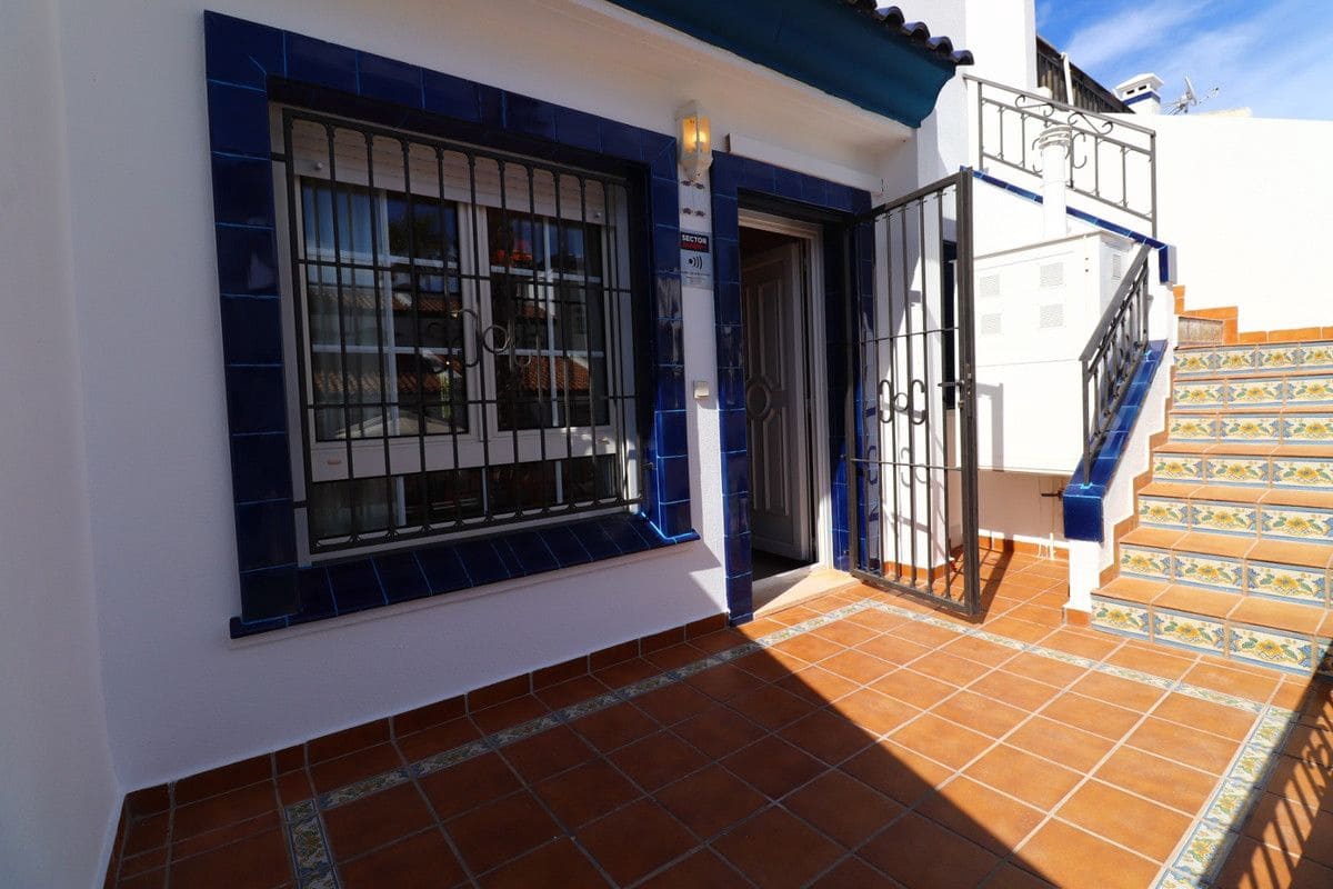 2 sypialnia Willa na sprzedaż w Orihuela Costa z basenem - 215 000 € (Ref: 10028459)