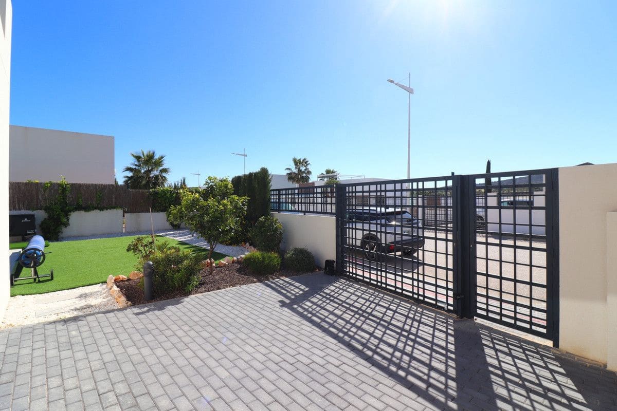 3 quarto Moradia para venda em Algorfa com piscina - 619 950 € (Ref: 10028461)