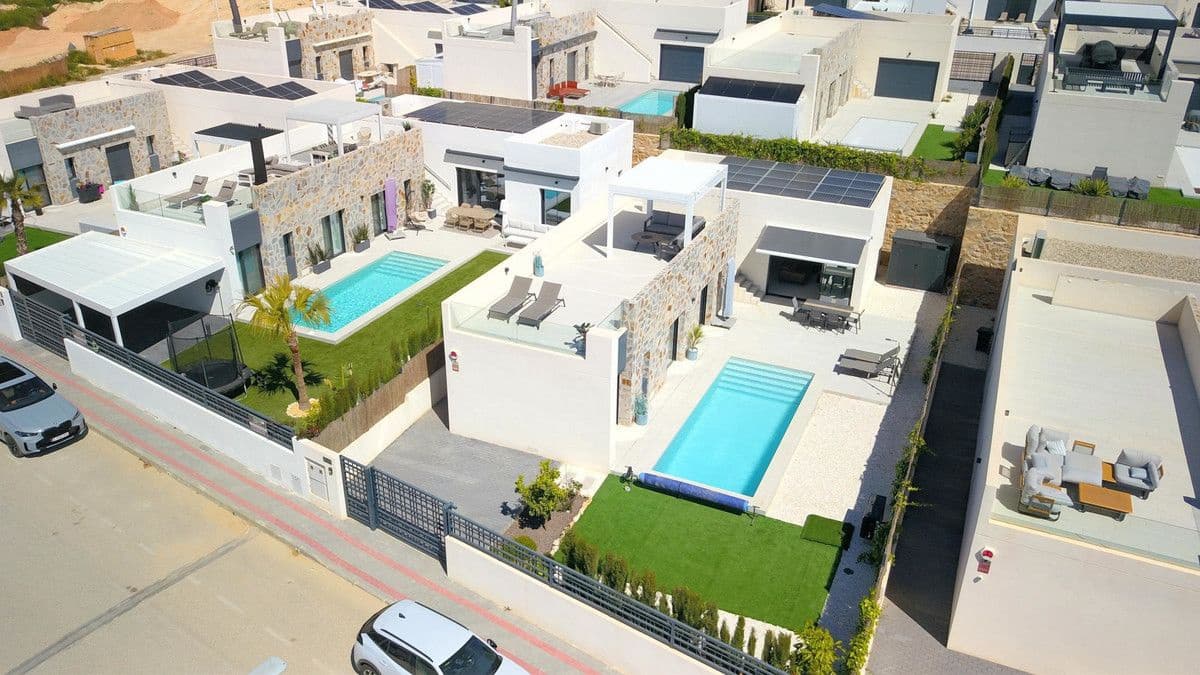 3 quarto Moradia para venda em Algorfa com piscina - 619 950 € (Ref: 10028461)