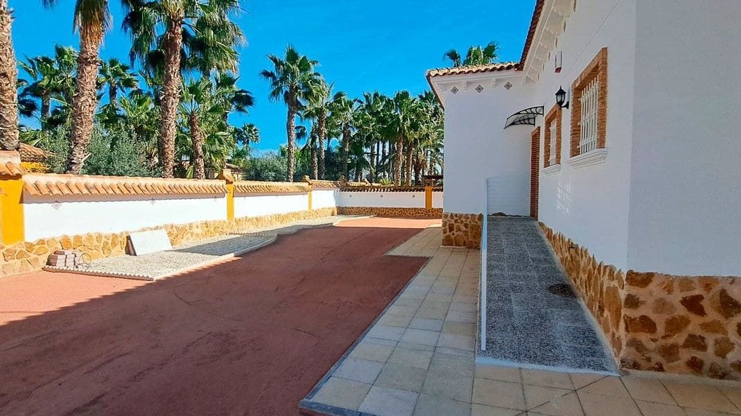 3 sovrum Villa till salu i Catral - 440 000 € (Ref: 10028465)