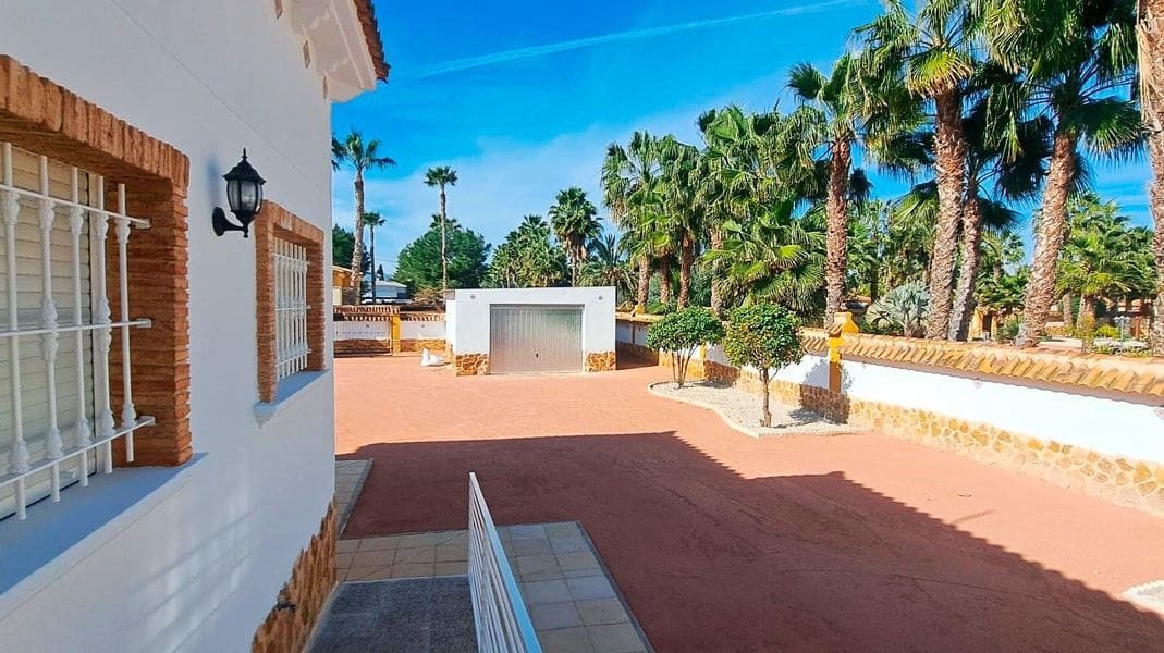 3 sovrum Villa till salu i Catral - 440 000 € (Ref: 10028465)