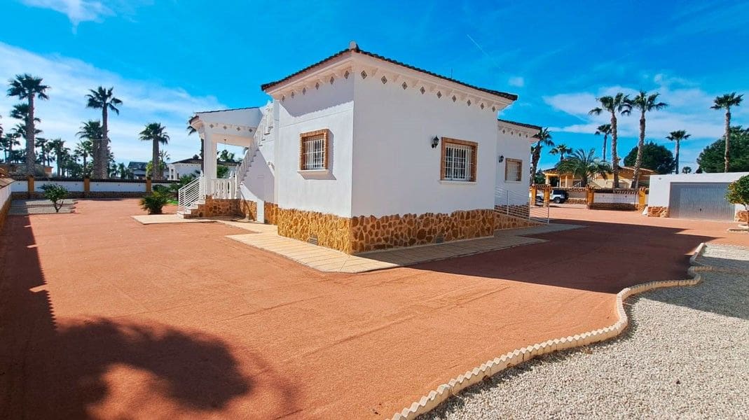 3 sovrum Villa till salu i Catral - 440 000 € (Ref: 10028465)