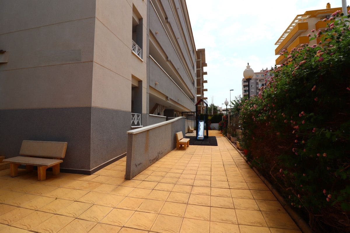 2 slaapkamer Appartement te koop in Guardamar del Segura met zwembad - € 149.950 (Ref: 10028466)