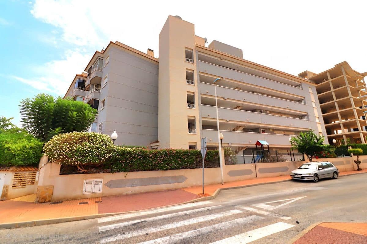 2 slaapkamer Appartement te koop in Guardamar del Segura met zwembad - € 149.950 (Ref: 10028466)