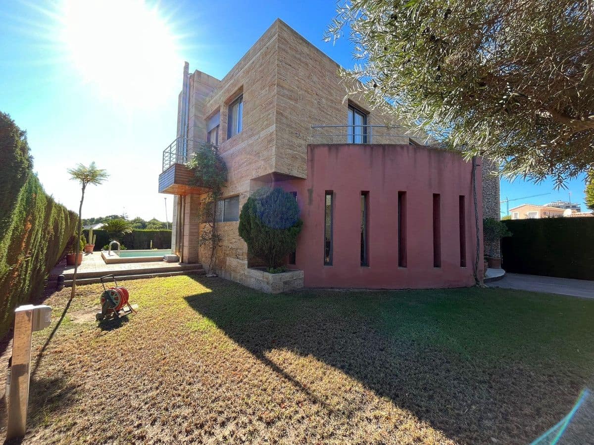 4 makuuhuone Huvila myytävänä paikassa Orihuela Costa mukana uima-altaan - 1 300 000 € (Ref: 10028469)